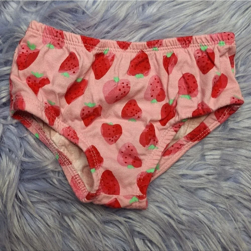*Free* Baby Girl Diaper Cover